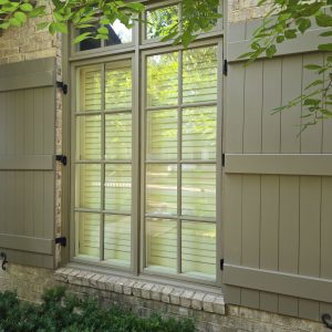 Fence and Shutter Painting in Franklin